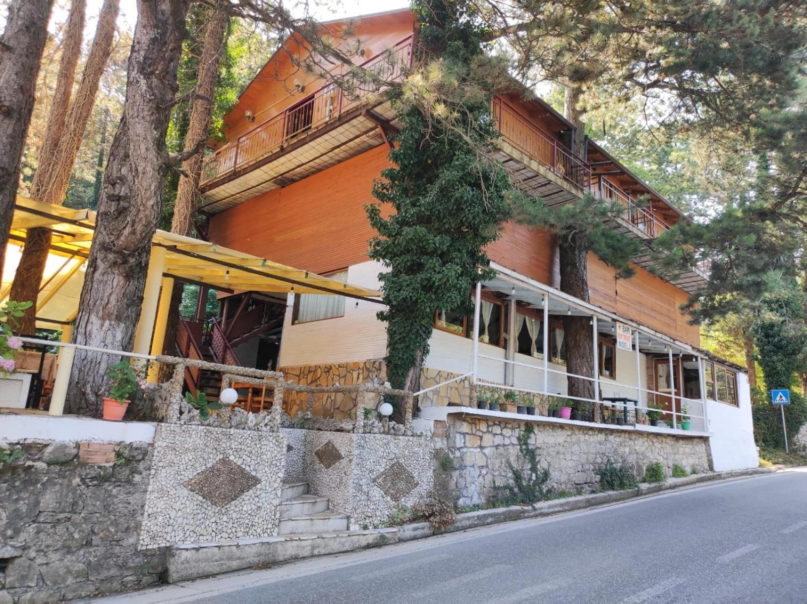 Dukat Hotel Toni Llogora מראה חיצוני תמונה