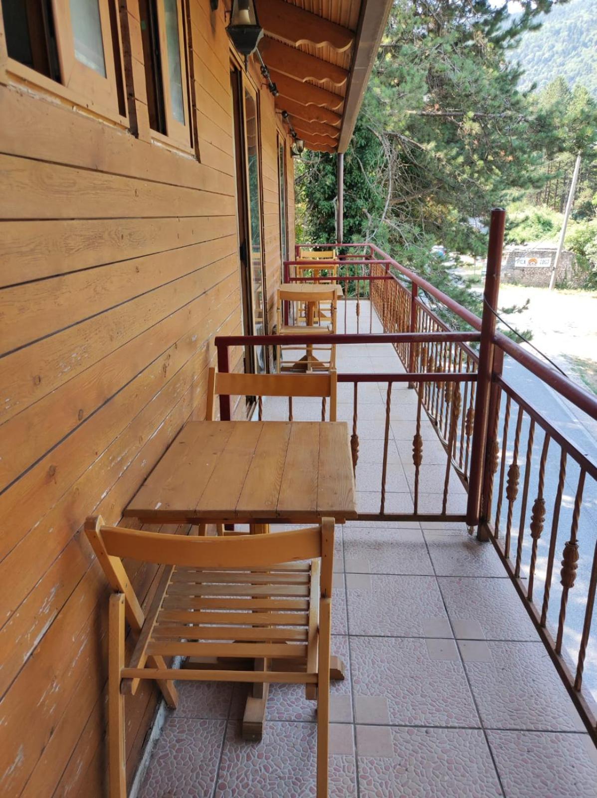 Dukat Hotel Toni Llogora מראה חיצוני תמונה