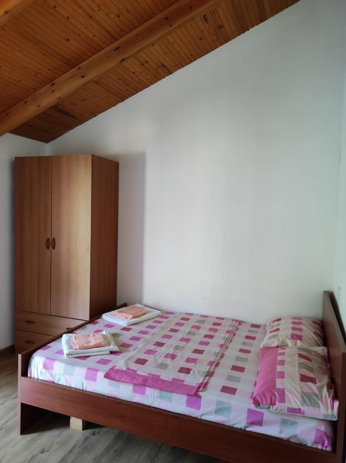 Dukat Hotel Toni Llogora מראה חיצוני תמונה